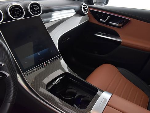 Used 2023 Mercedes-Benz GLC 300 4MATIC image 21