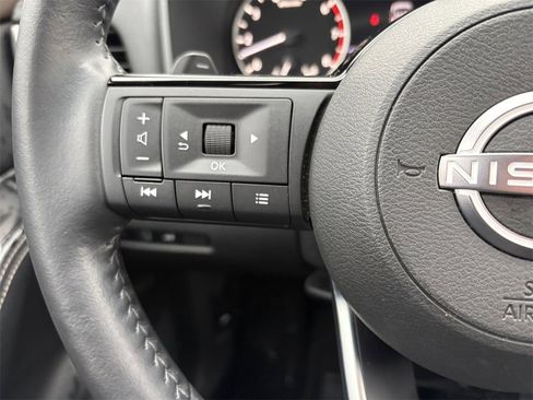 Used 2023 Nissan Rogue SL w/ SL Premium Package image 22