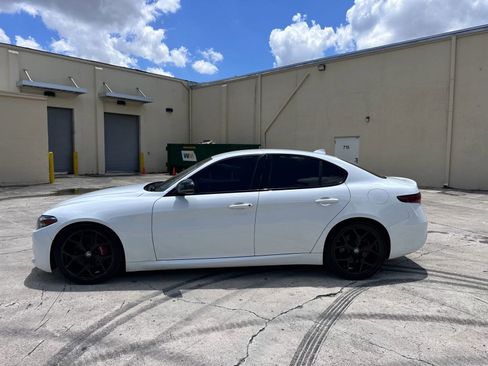 Used 2020 Alfa Romeo Giulia w/ Nero Edizione RWD image 8
