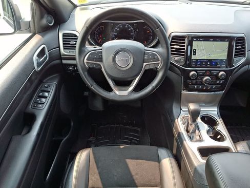 Used 2021 Jeep Grand Cherokee Laredo X AWD/4WD image 13
