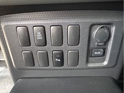 Used 2007 Toyota FJ Cruiser 4WD image 17