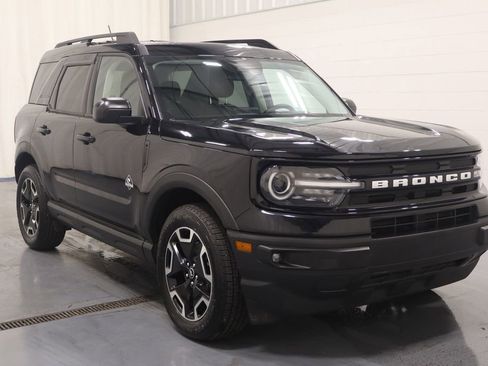 Used 2021 Ford Bronco Sport Outer Banks w/ Outer Banks Package (96D) AWD/4WD image 2