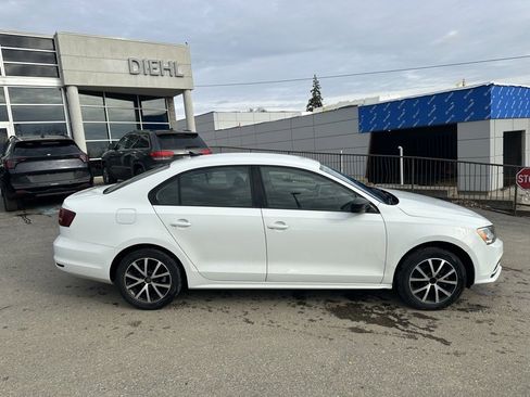 Used 2016 Volkswagen Jetta SE image 5