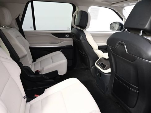 New 2027 Lincoln Navigator Reserve w/ Jet Appearance Package AWD/4WD image 18