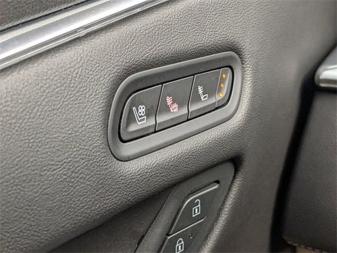 Used 2021 Cadillac Escalade ESV Premium Luxury image 24