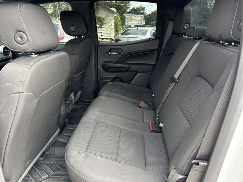 Used 2024 Chevrolet Colorado LT RWD image 10