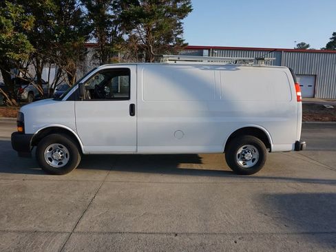 Used 2020 Chevrolet Express 2500 w/ Driver Convenience Package image 14