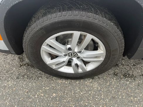 Used 2017 Volkswagen Tiguan S AWD/4WD image 8