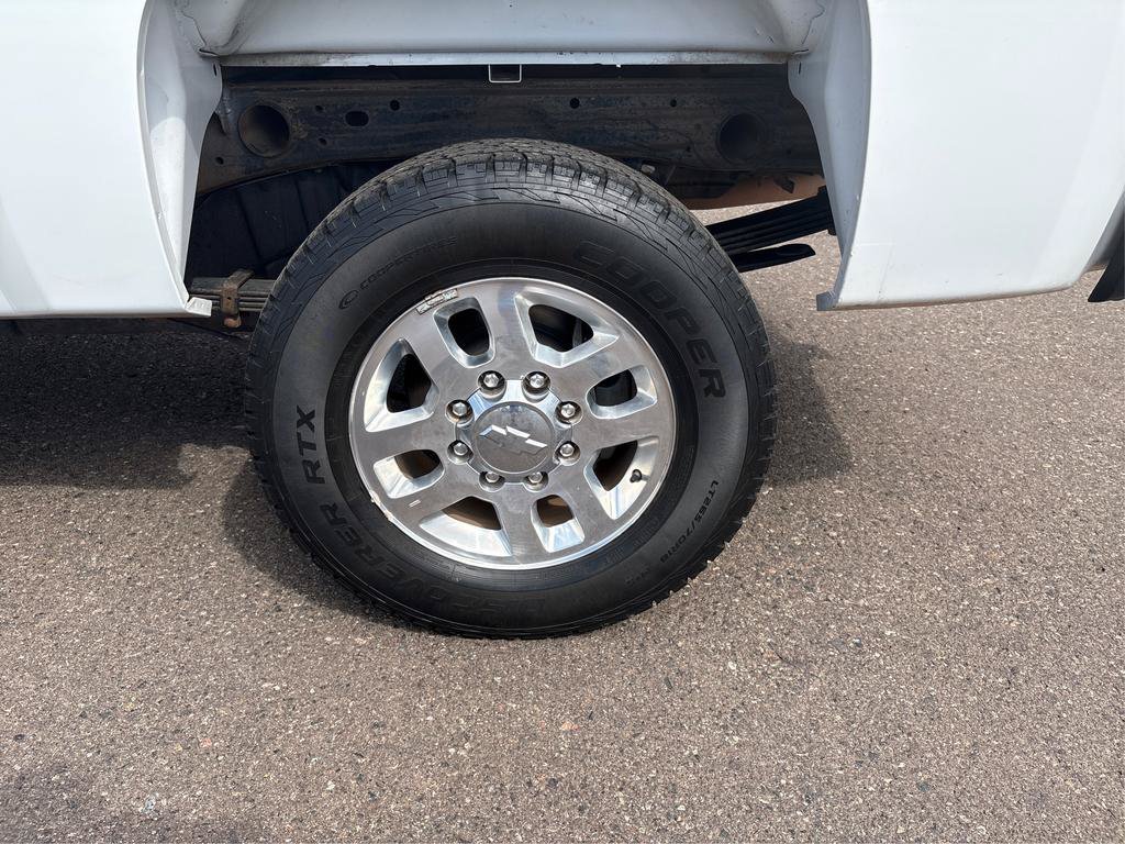 Used 2014 Chevrolet Silverado 2500 LT w/ Z71 Appearance Package AWD/4WD image 32