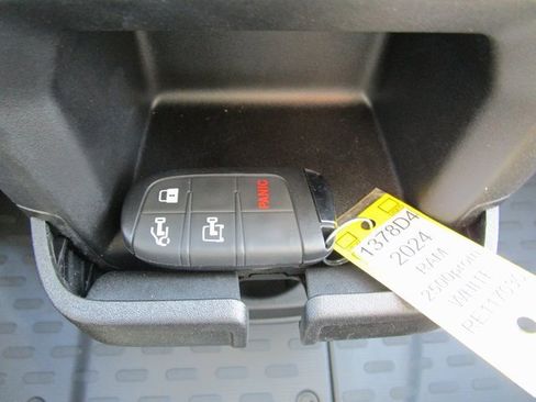 New 2024 RAM ProMaster 2500 w/ Power Group image 28