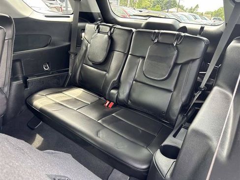 Used 2023 Ford Explorer XLT w/ Equipment Group 202A AWD/4WD image 33