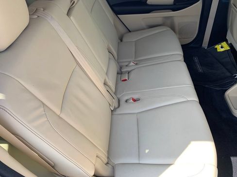 Used 2015 Toyota Highlander XLE AWD/4WD image 25