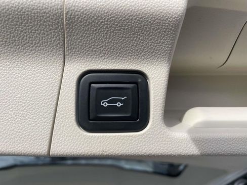 Used 2021 GMC Acadia Denali image 49