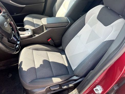 Used 2025 Chevrolet Trax RS FWD image 20