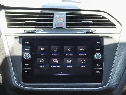Certified 2023 Volkswagen Tiguan SE R-Line FWD image 14