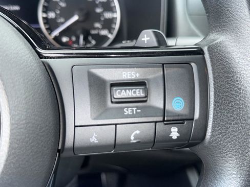 Used 2023 Nissan Rogue SV image 25