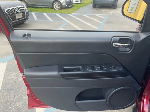 Used 2012 Jeep Compass Latitude w/ Sun/Sound Group image 29