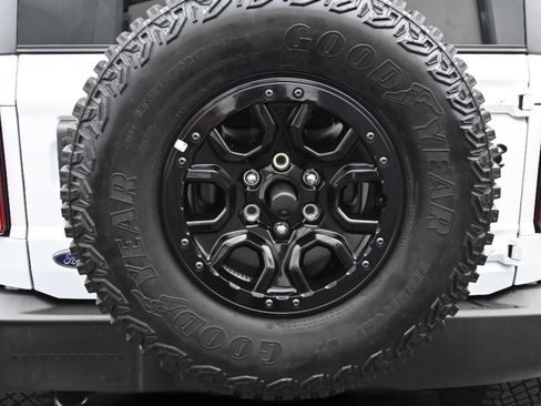 Used 2024 Ford Bronco Wildtrak AWD/4WD image 16