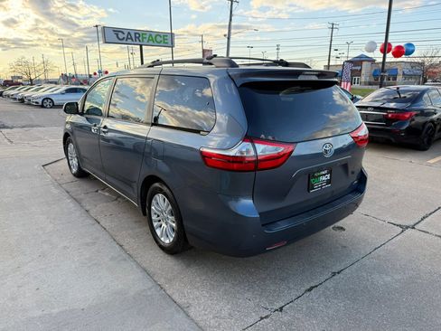Used 2016 Toyota Sienna XLE Premium image 8