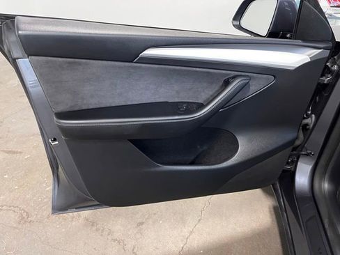 Used 2023 Tesla Model Y Performance AWD/4WD image 22