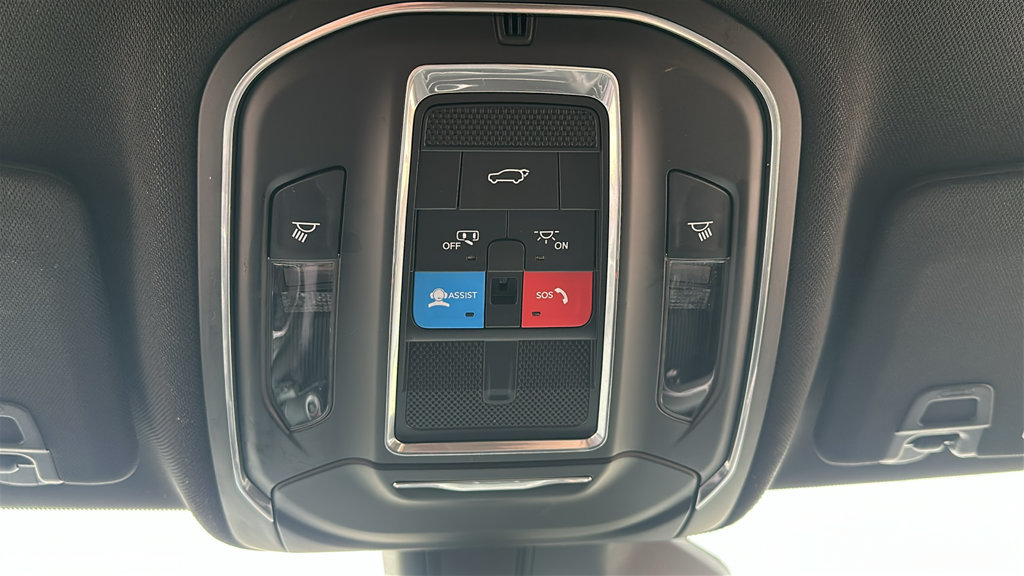 Used 2025 Jeep Grand Cherokee Laredo w/ Luxury Tech Group I AWD/4WD image 24