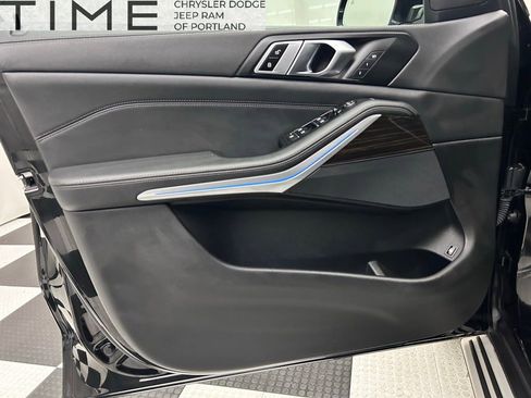 Used 2023 BMW X5 xDrive45e image 10