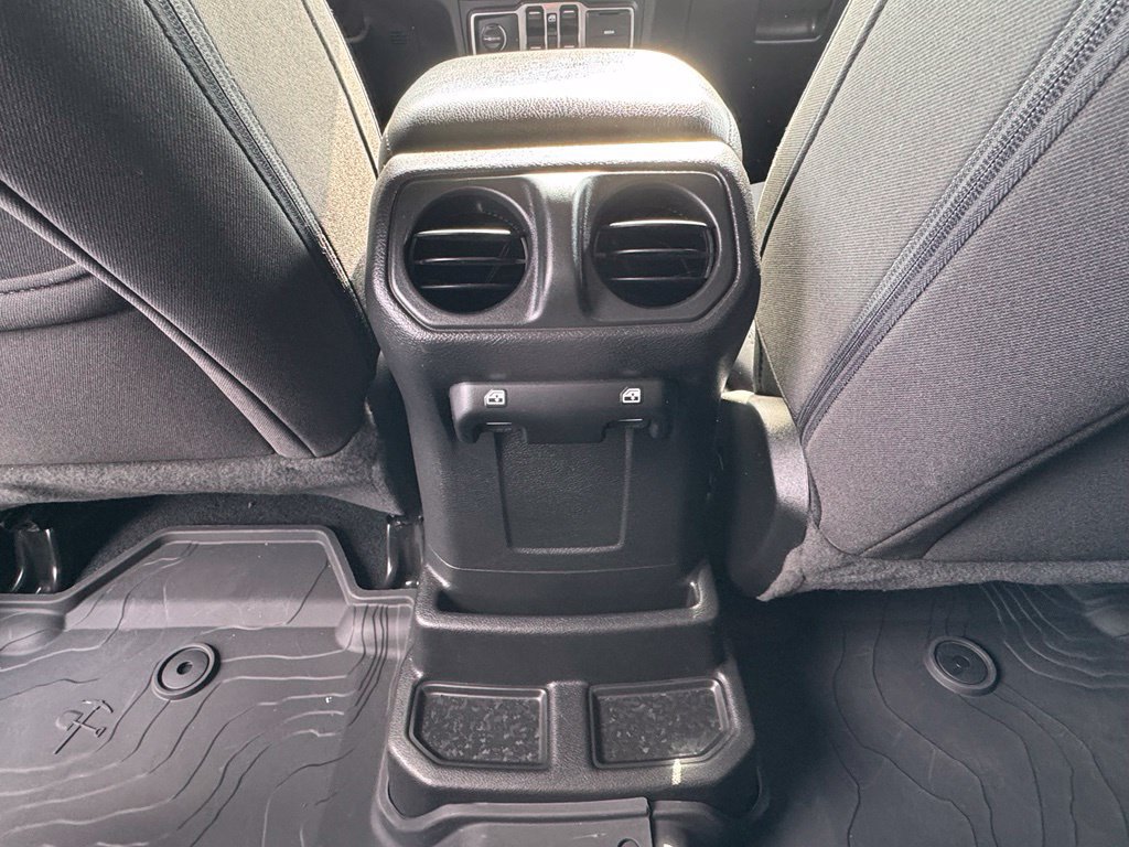 Used 2023 Jeep Wrangler Unlimited w/ Convenience Group AWD/4WD image 14