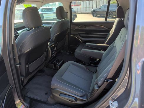 Used 2021 Jeep Grand Cherokee L Laredo w/ Luxury Tech Group I RWD image 9