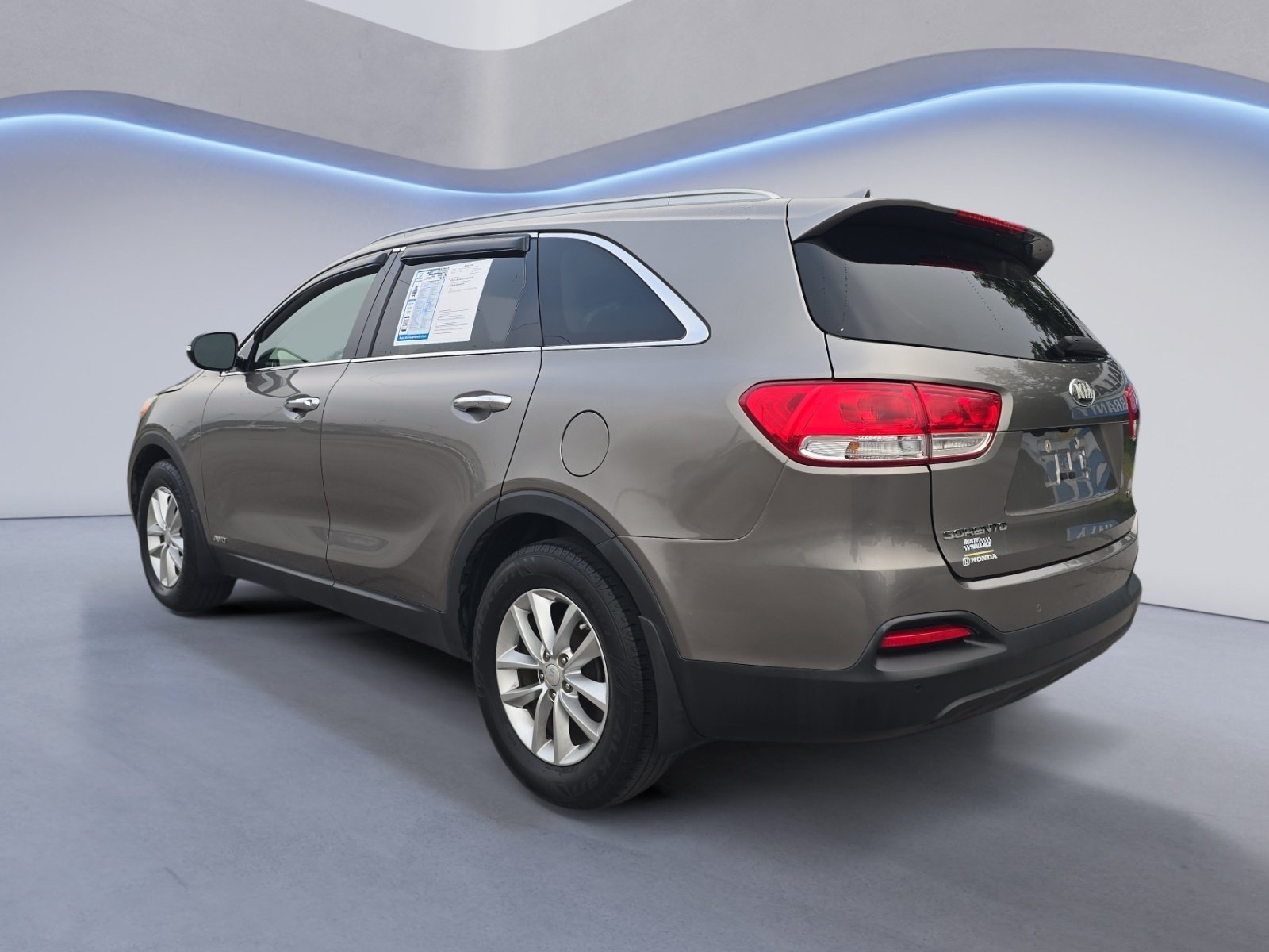 Used 2018 Kia Sorento AWD image 3