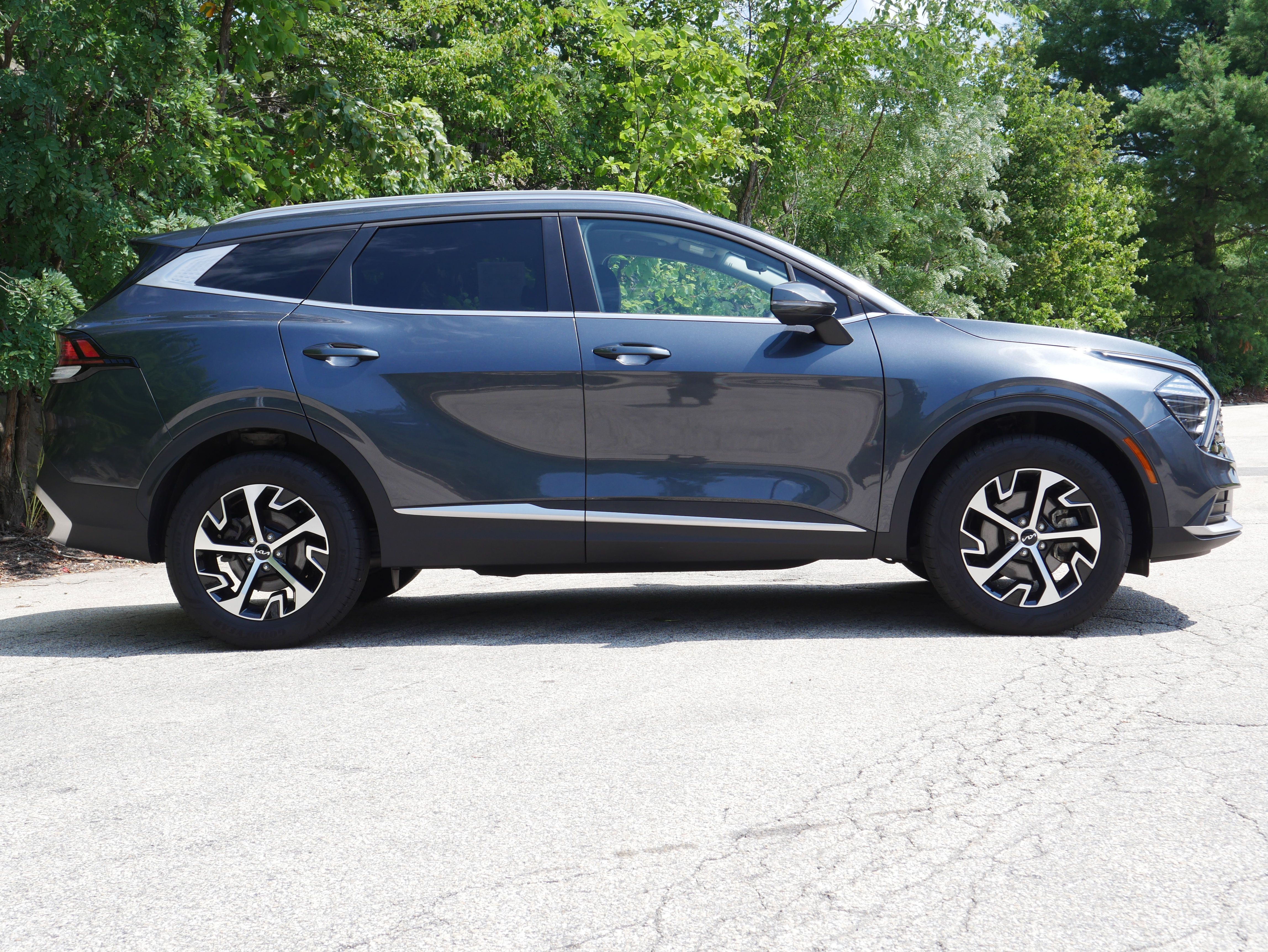 Used 2025 Kia Sportage EX AWD/4WD image 9