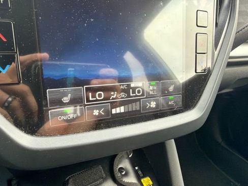 Used 2025 Subaru Forester Premium AWD/4WD image 14