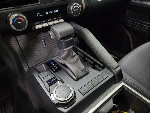 Certified 2024 Toyota Tacoma SR5 AWD/4WD image 16