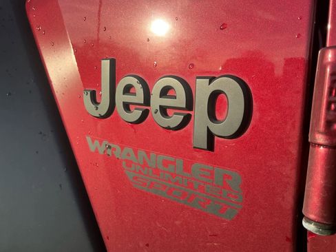 Used 2021 Jeep Wrangler Unlimited Sport image 15