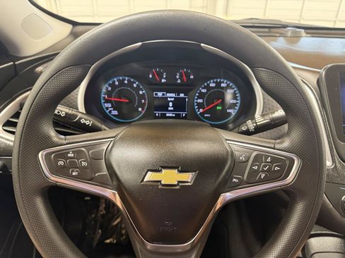 Used 2021 Chevrolet Malibu LS FWD image 13