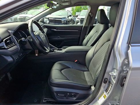 Used 2023 Toyota Camry SE FWD image 13