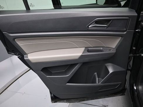 Used 2023 Volkswagen Atlas Cross Sport SE FWD image 28