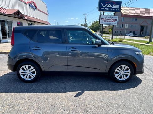 Used 2021 Kia Soul LX FWD image 4