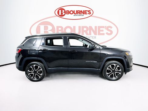 Used 2022 Jeep Compass Limited w/ Sun and Sound Group AWD/4WD image 12