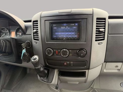 Used 2016 Mercedes-Benz Sprinter 2500 image 17