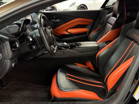 Used 2021 Aston Martin V8 Vantage Base 2dr Coupe image 34