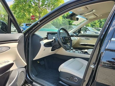 Used 2026 Genesis GV70 2.5T AWD/4WD image 8