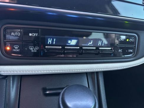 Used 2017 Toyota Corolla iM image 18