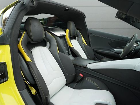 Used 2022 Chevrolet Corvette Stingray Premium Cpe image 3