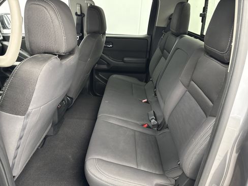 Used 2024 Nissan Frontier SV w/ SV Convenience Package image 16