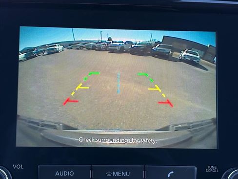 Used 2024 Nissan Frontier SV image 20