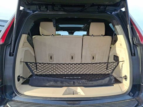 Used 2022 Cadillac Escalade Premium Luxury image 27