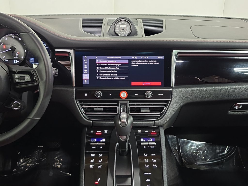 Certified 2026 Porsche Macan S AWD/4WD image 16