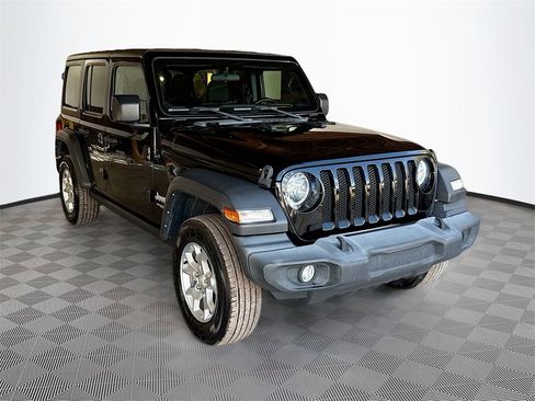 Used 2021 Jeep Wrangler Unlimited Islander image 4