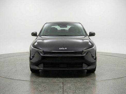 Used 2025 Kia K4 LXS image 1