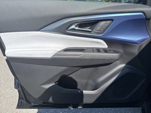 New 2025 Chevrolet Equinox EV LT w/ Convenience Package II image 10